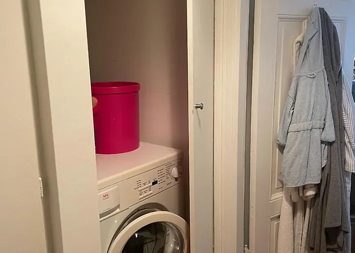 Spacious Living At Jenischpark And Derbypark Apartament
